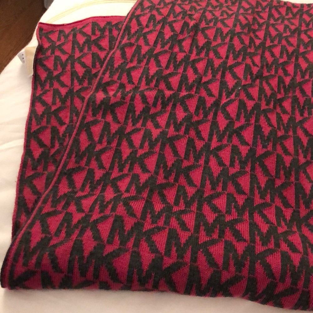 Michael Kors Scarf Pink and Slate Grey - Picture 3 of 3